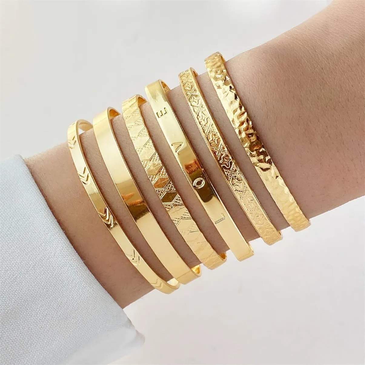 19Pcs Gold Bangle Bracelets Set for Women Boho Multi Layer Stack Textured Bracelets Indian Chunky Bangle Bracelet for Women Teen