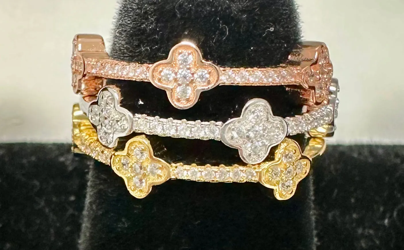 Tri Color Clover Stack